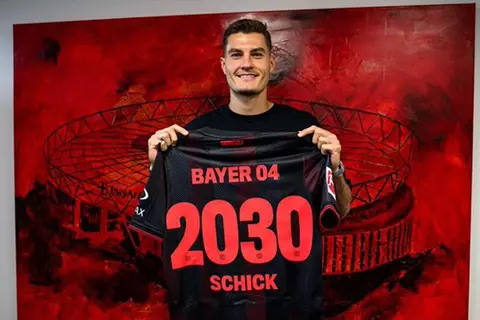 رسمياً.. باتريك شيك يجدد تعاقده مع ليفركوزن حتى 2030